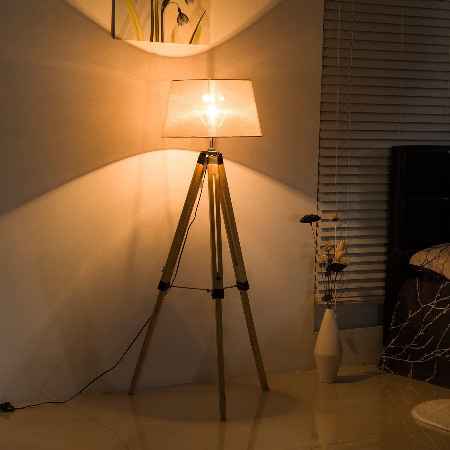 Lampadaire Trepied Industriel <br /> Bois Clair et Abat Jour Gris