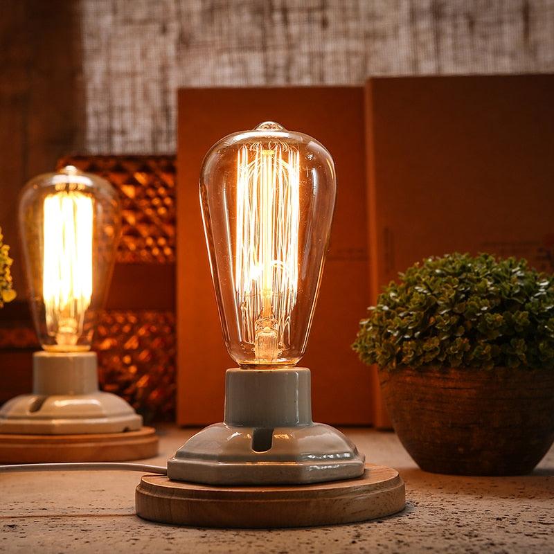 Petite lampe à poser de style rétro et industriel avec éclairage